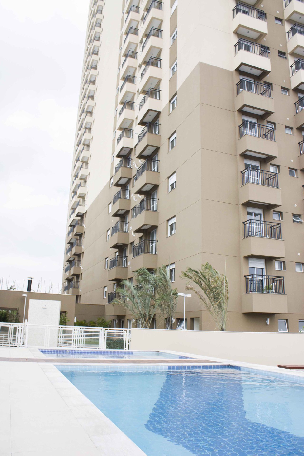 Torre do WIN Alphaville com piscina